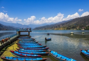 पोखराको फेवातालमा डुंगा चलाउनमा पनि रोक पोखराको फेवातालमा डुंगा चलाउनमा पनि रोक