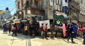 पश्चिम ठमेल पर्यटन परिषदद्वारा लकडाउनबाट प्रभावित सडक बालबालिका र मजदुरलाई सहयोग