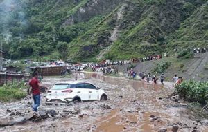 पहिरो र लेदो हट्यो, बिपी राजमार्ग र मध्यपहाडी लोकमार्ग खुल्यो
