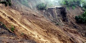 संखुवासभाको सिलिचोङ गाउँपालिकामा बाढी पहिरोले गाउँ बगाउँदा ११ जना बेपत्ता, उद्धारका लागि प्रहरी टोली जाँदै