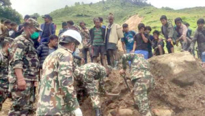 जुगल पहिरोमा पुरिएका मध्ये १९ जनाको शव झिकियो जुगल पहिरोमा पुरिएका मध्ये १९ जनाको शव झिकियो