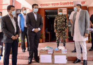 चौधरी फाउण्डेसनद्वारा ८ वटा भेण्टिलेटर सहयोग