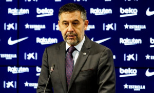 बार्सिलोनाका अध्यक्ष जोसेप मारिया बर्टोमेउद्वारा राजीनामा