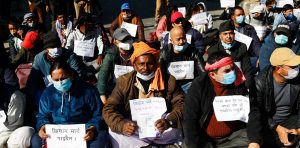 आन्दोलनरत उखु किसान र सरकारबीच आज वार्ता हुँदै