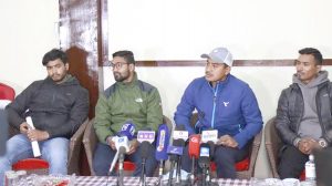 क्यानको निर्णय पुनर्विचार गर्न आग्रह गर्दै कप्तान ज्ञानेन्द्र मल्ल सहित कारबाहीमा परेका ४ क्रिकेटरले गरे पत्रकार सम्मेलन क्यानको निर्णय पुनर्विचार गर्न आग्रह गर्दै कप्तान ज्ञानेन्द्र मल्ल सहित कारबाहीमा परेका ४ क्रिकेटरले गरे पत्रकार सम्मेलन