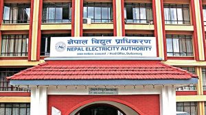 डेरावालसँग बढी विद्युतको महसुल असुले घरधनीको लाइन काटिने