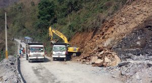 नारायणगढ-मुग्लिङ सडक दैनिक चार घण्टा बन्द हुने नारायणगढ-मुग्लिङ सडक दैनिक चार घण्टा बन्द हुने