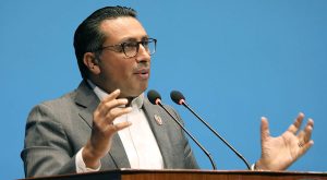 बजेट निर्माण गर्दा नेपाली कांग्रेसको घोषणापत्र पढेर त्यसलाई कार्यान्वयनमा ल्याउन अर्थमन्त्रीलाई स्वर्णिम वाग्लेको आग्रह