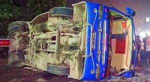 विहारमा नेपाली तीर्थयात्री बोकेको ट्रकसँग बस ठोक्किए दुर्घटना, ३६ जना घाइते, ८ को अवस्था गम्भीर विहारमा नेपाली तीर्थयात्री बोकेको ट्रकसँग बस ठोक्किए दुर्घटना, ३६ जना घाइते, ८ को अवस्था गम्भीर