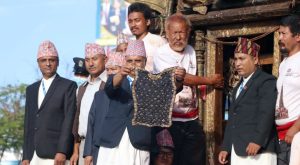 उच्च पदस्थ व्यक्तिहरुको रातो मच्छिन्द्रनाथको भोटो देखाइयो