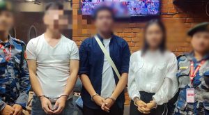 पाँच किलो सुनसहित तीन जना विदेशी नागरिक पक्राउ पाँच किलो सुनसहित तीन जना विदेशी नागरिक पक्राउ