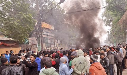 धनुषा घटनाको विरोधमा वीरगञ्ज तनाव, ५ राउण्ड अश्रुग्यास प्रहार