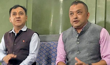 कांग्रेसका महामन्त्रीद्वय गगन थापा र विश्वप्रकाश शर्माले आज विशेष महाधिवेशनको घोषणा गर्ने तयारी