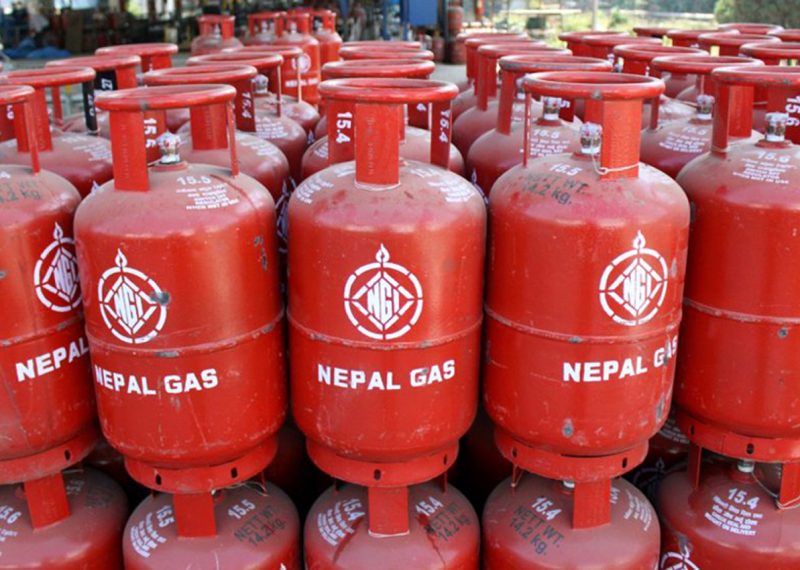 बजारमा ‘नेपाल ग्यास’को अभाव चर्कियो
