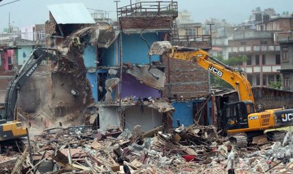 काठमाडौं उपत्यकामा बनेका अवैध संरचना भत्काउने अभियान तीव्र